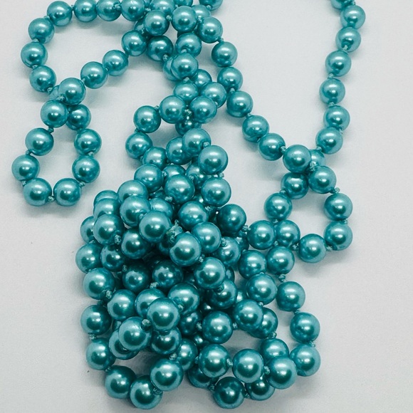 Turquoise Glass Pearl Beaded Necklace - Picture 3 of 6